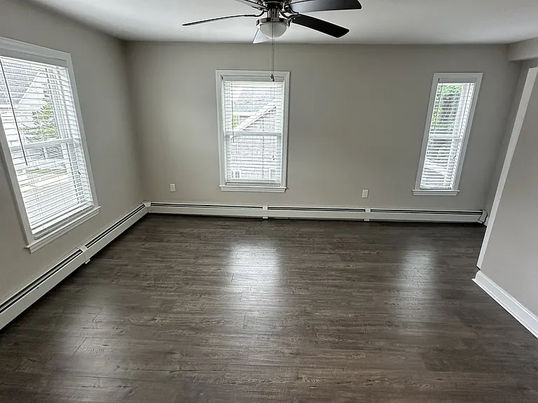 20-22 Lafayette Rd #2 — Photo 4