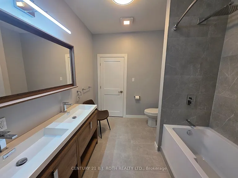 82 Albert St N #2 — Photo 3