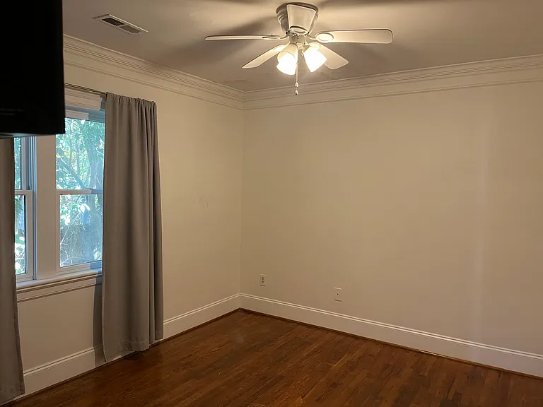 245 S Laurel Ave #A — Photo 13