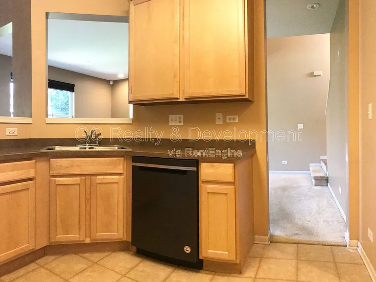 922 Kings Canyon Dr — Photo 8