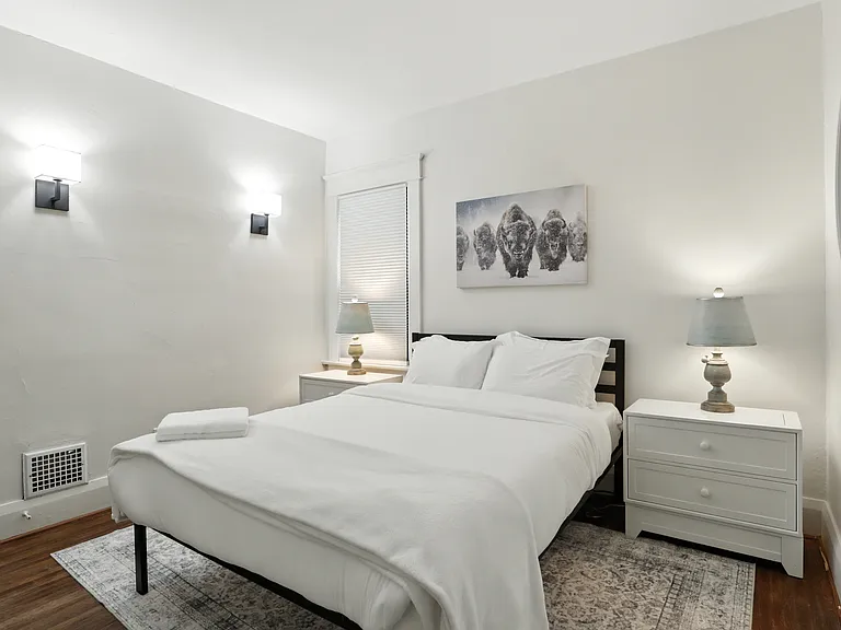 140 Commonwealth Ave — Photo 14