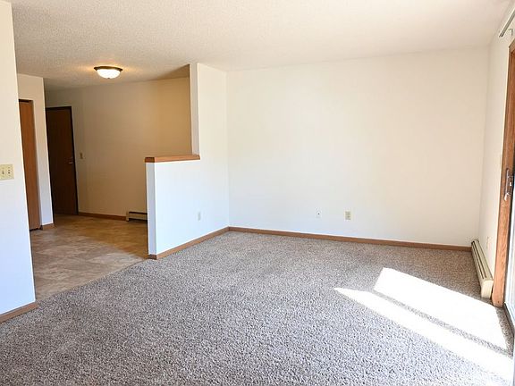 4th image of 1100 N Point Dr #A4
