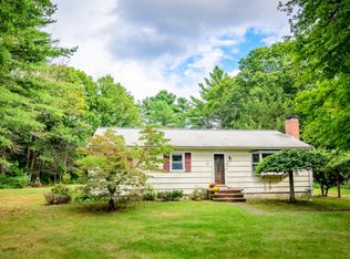 111 Upland Rd, Plympton, MA 02367