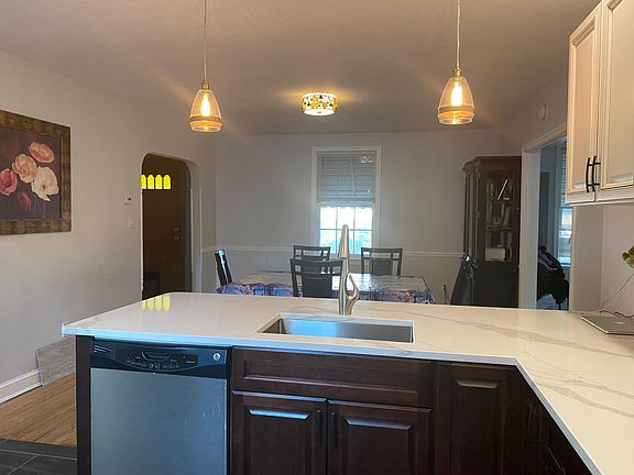 open concept to dining room