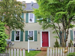 4 Hilldale Dr, Ephrata, PA 17522