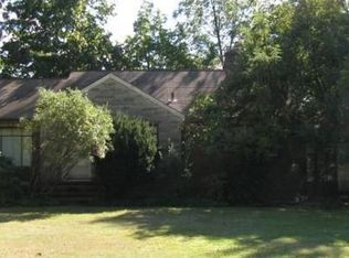 5614 Overlook Rd, Parma, OH 44129