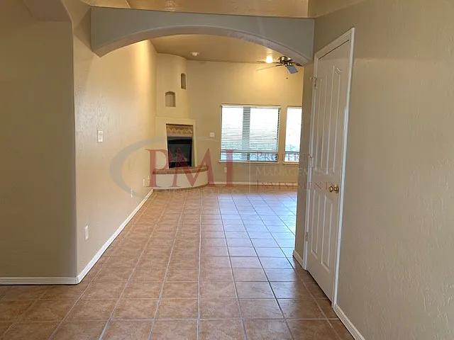 2220 Dakota Drive Unit A — Photo 2