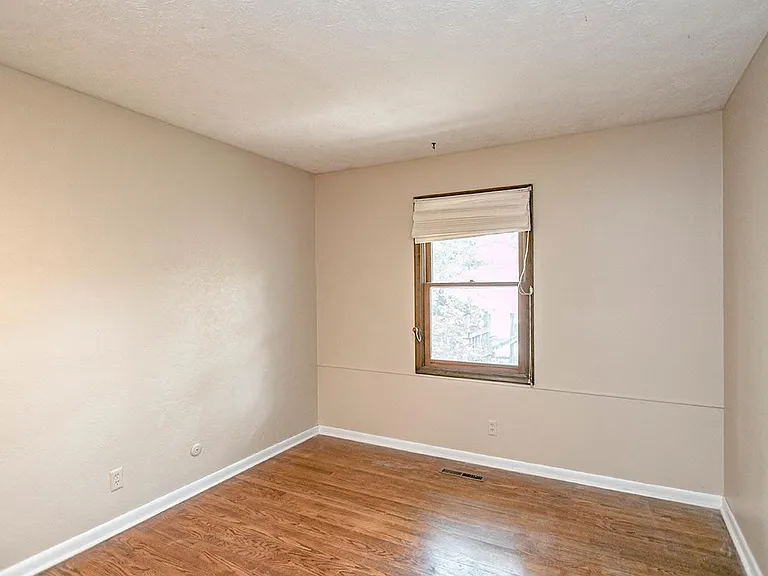 4010 Teri Ln — Photo 11