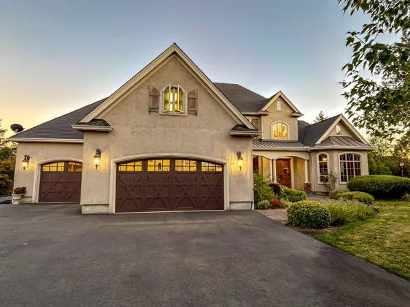 191 Foxwood Dr, Grants Pass, OR 97527