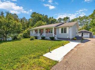 32 Pinecrest Blvd, Bridgewater, NS B4V 3R4