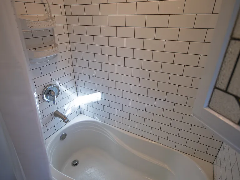 856 Bronson Ave — Photo 38