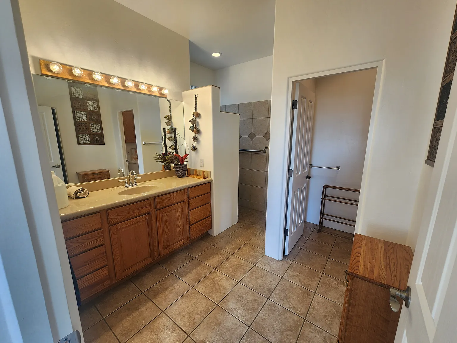 3 bed, 2143 sqft, $2,350 — Photo 3