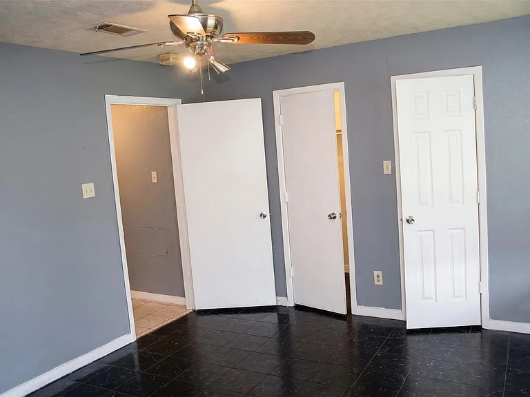 306 Willowick St — Photo 8