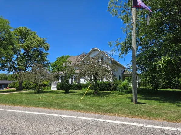 16221 Seventeen Mile Rd, Clinton Township, MI 48038