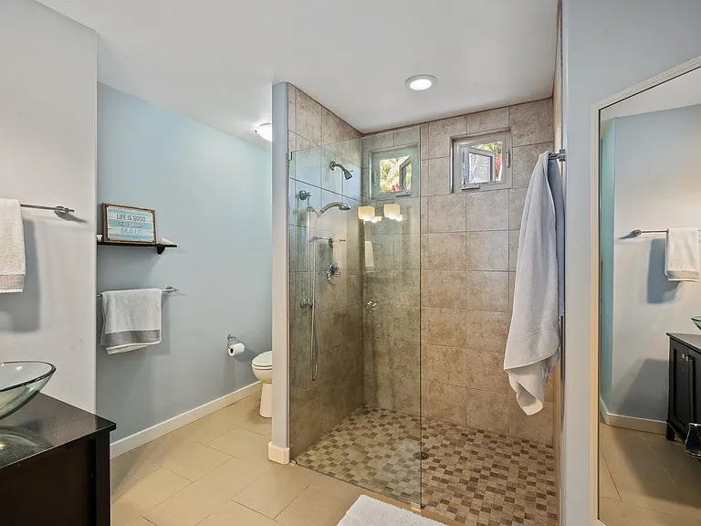 51 W Waipio Rd — Photo 26
