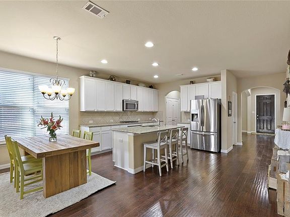 4th image of 3809 Amon Carter Dr