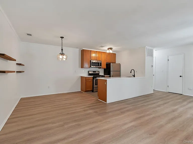 48 Homestead Village Dr — Photo 10