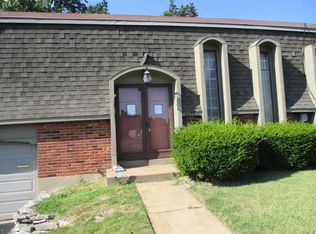 6695 Parker Rd, Florissant, MO 63033