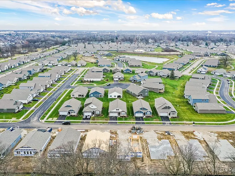 301 Westminster Ct — Photo 59