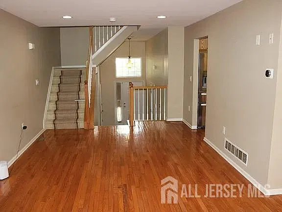 3 bed, 2.5 bath, 1750 sqft, $3,600 — Photo 3