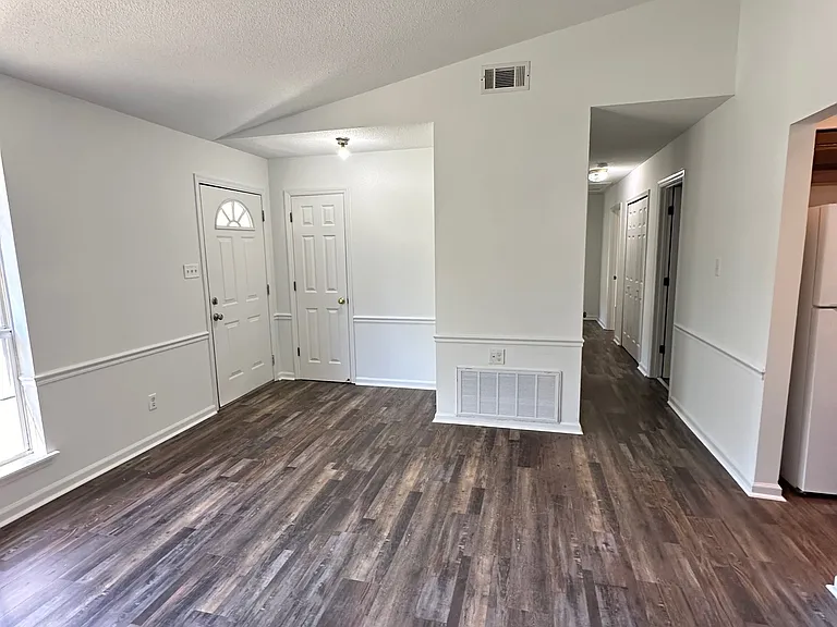 118 Cambridge Dr — Photo 6
