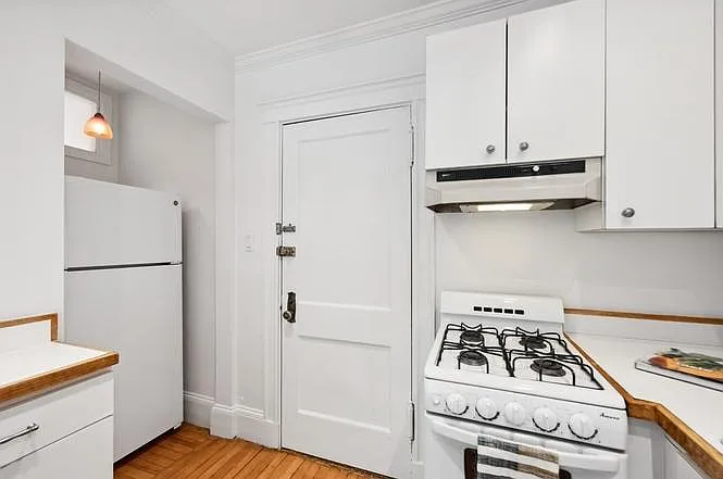 7 Linnaean St #1 — Photo 6