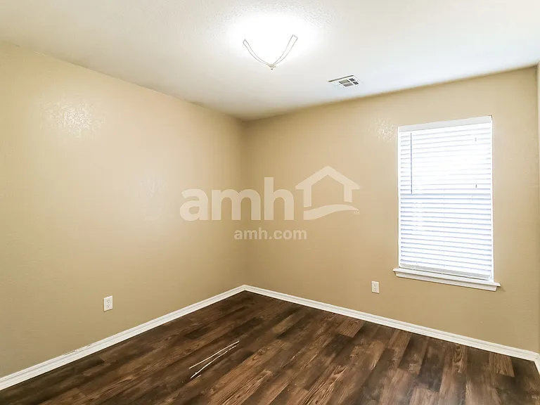 700 SW 156th Pl — Photo 12