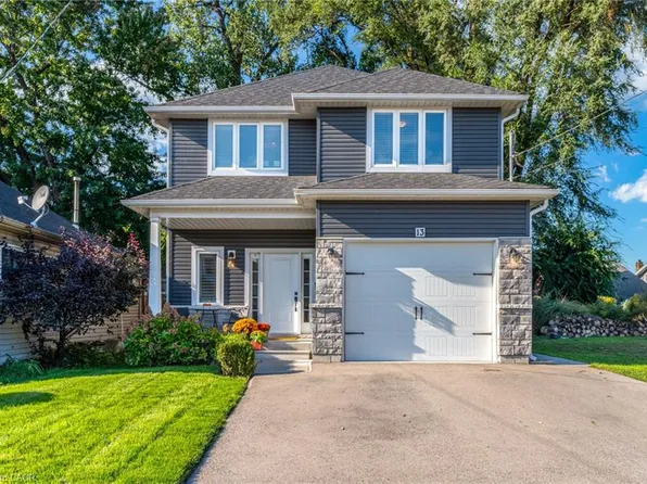 13 Clare Ave, Hamilton, ON L8R 2K3