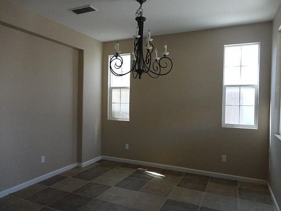 3rd image of 608 Serr Ave