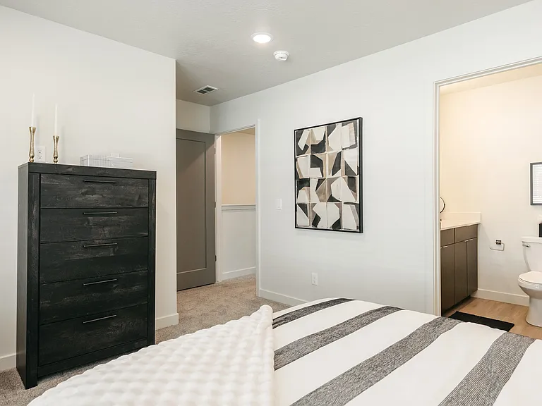 Enduro Townhomes — Photo 8