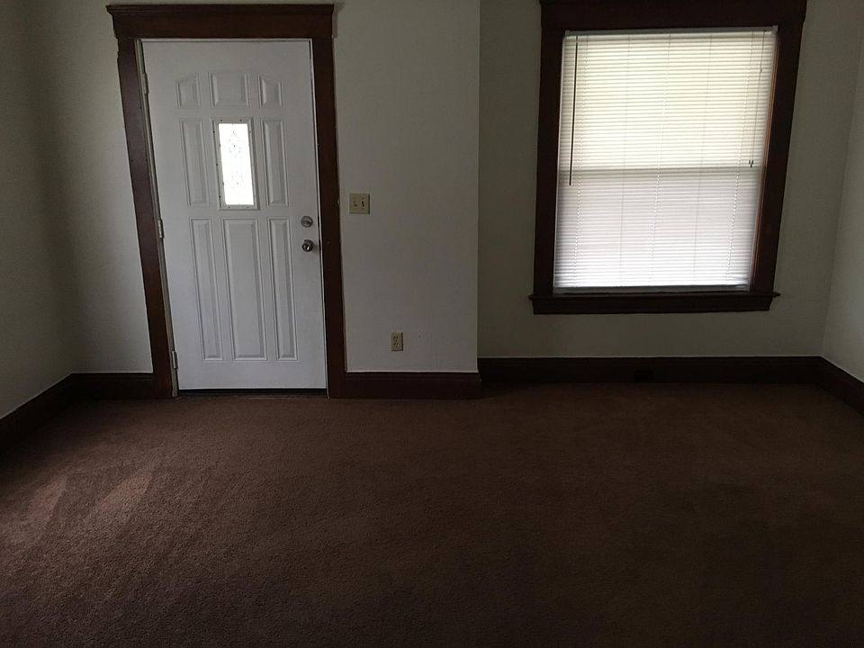 1st image of 3121 Woodbridge Ave