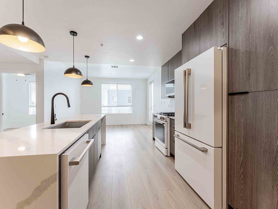 Ariva, San Diego, CA, Deluxe Renovations