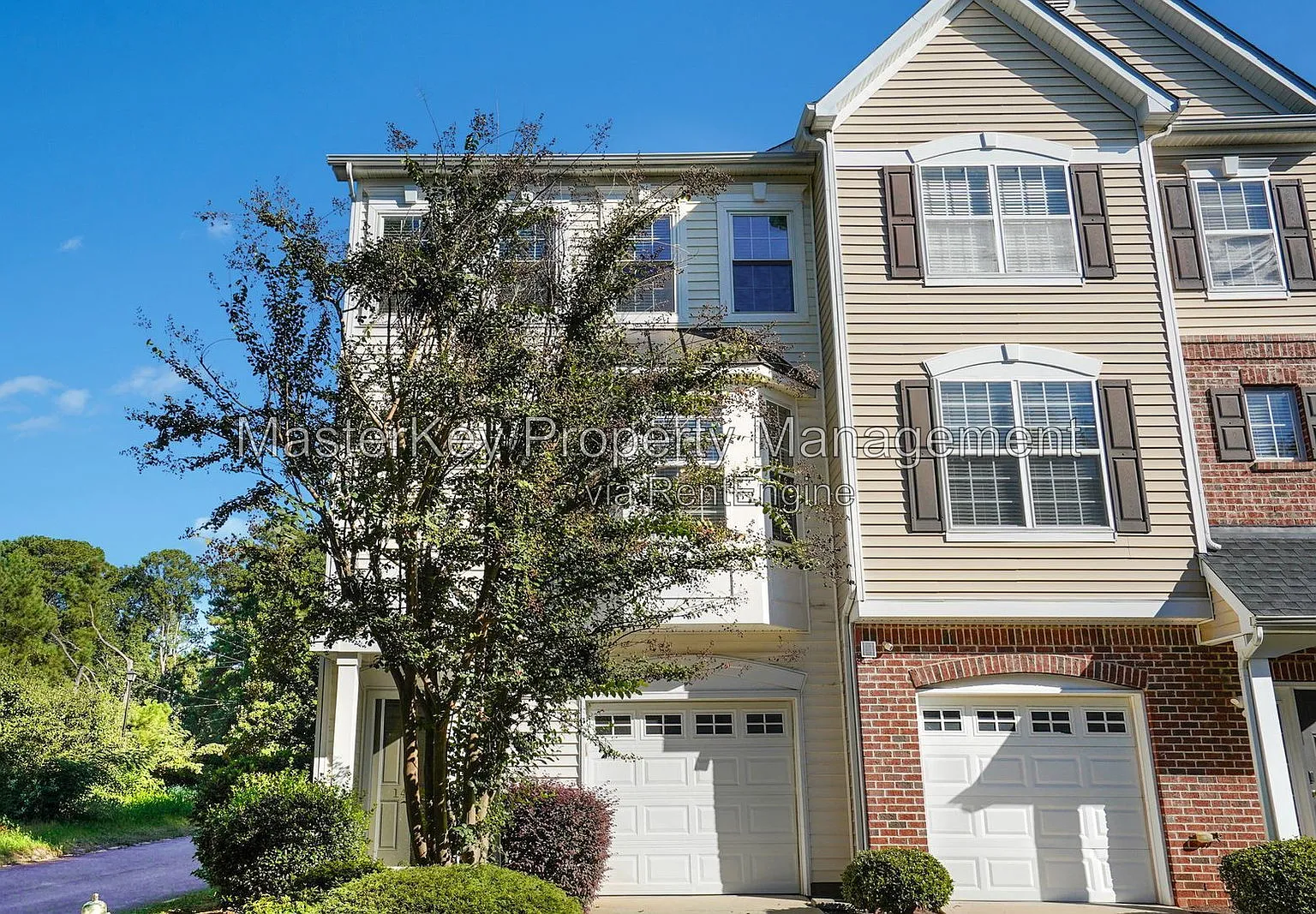 3 bed, 3.5 bath, 2062 sqft, $2,195 — Photo 2