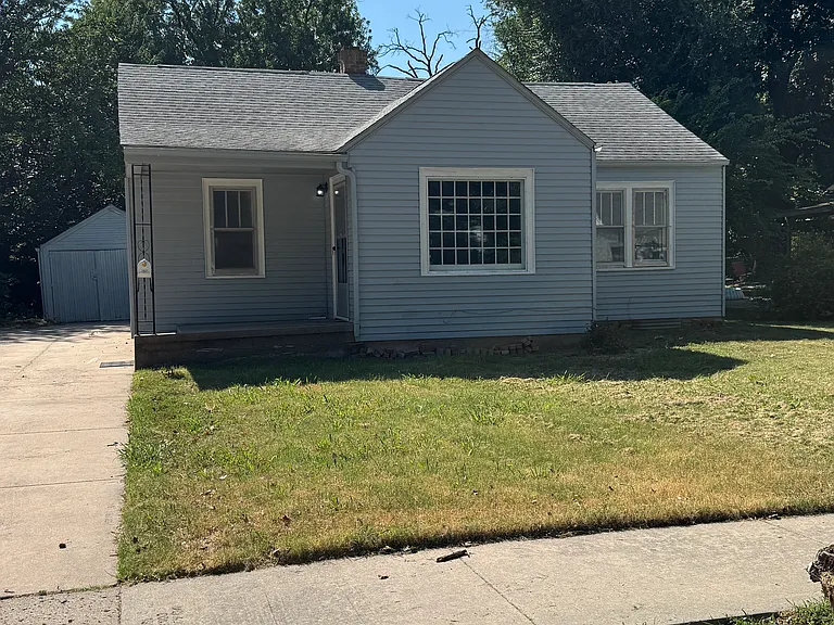 1527 N Woodland Ave — Photo 1