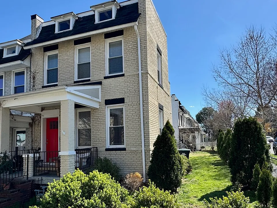 301 V St NE #A