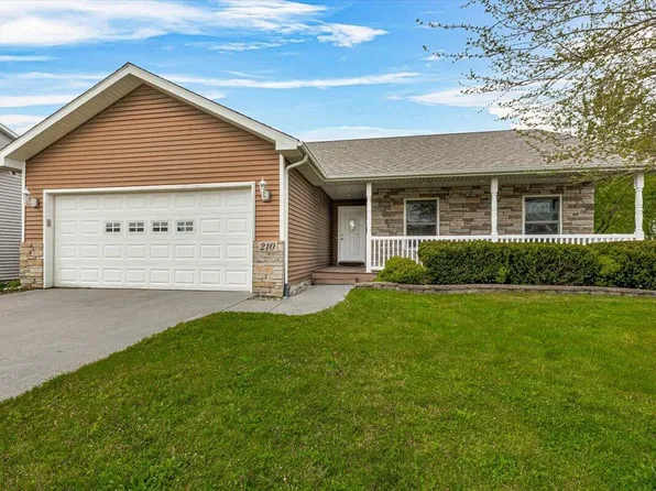 210 Whispering Blvd, La Porte, IN 46350