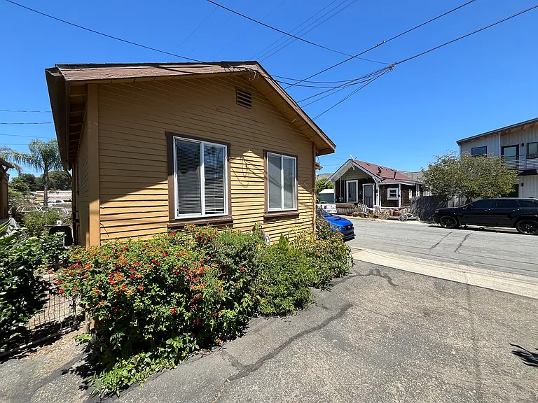 190 Brook St — Photo 8