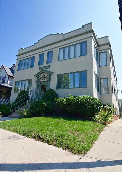 1st image of 919 N Broadway St #D