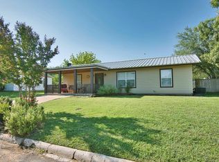 517 Wilson St, Mason, TX 76856