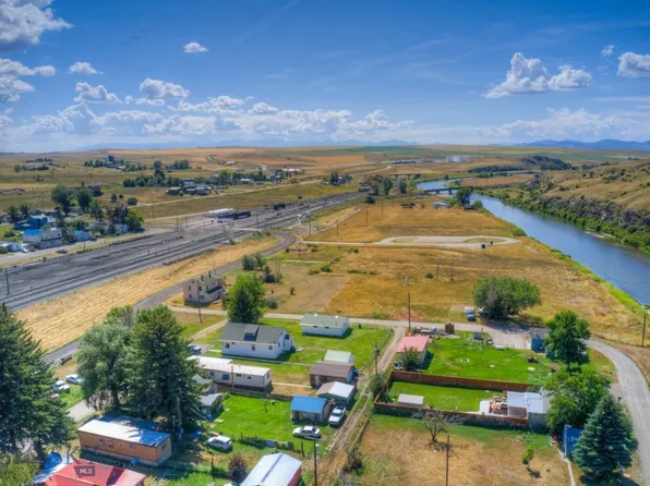 11145 Railroad St, Manhattan, MT 59741