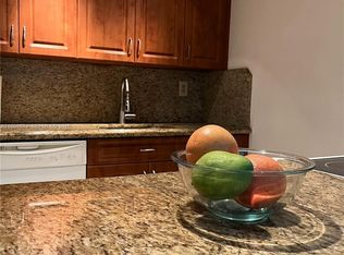 1673 Bay Rd APT 405, Miami Beach, FL 33139