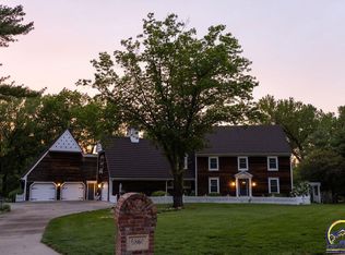 6860 SW Aylesbury Rd, Topeka, KS 66610