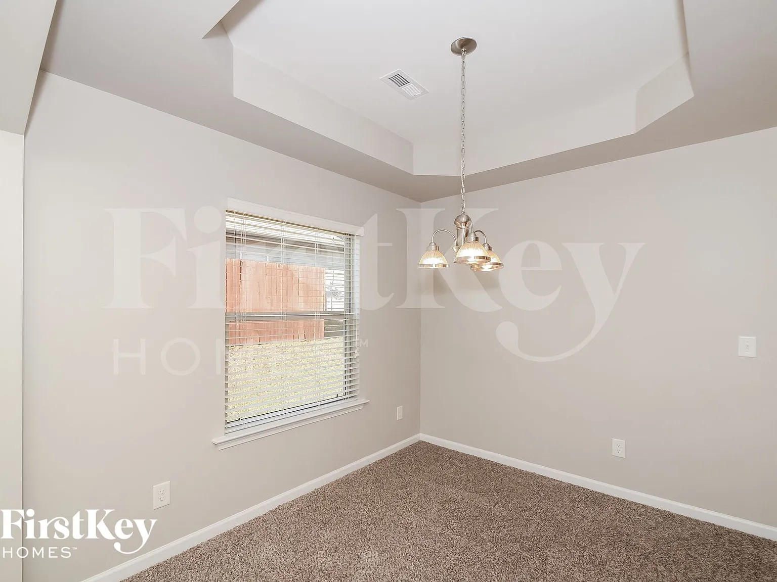 4 bed, 2.0 bath, 1847 sqft, $2,240 — Photo 4