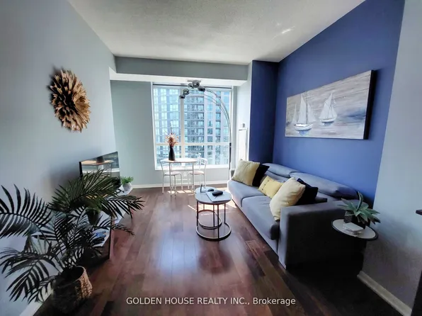 215 Fort York Blvd #2309, Toronto, ON M5V 4A2