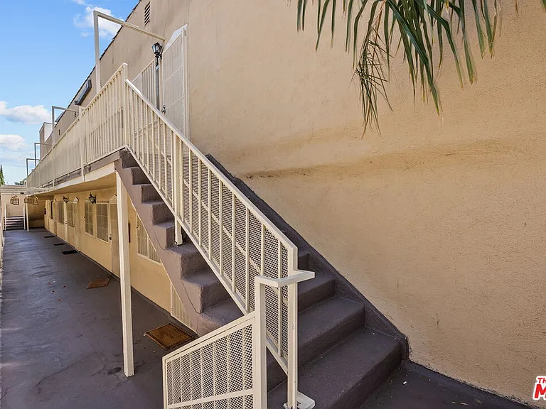 1540 N Fuller Ave #7 — Photo 6