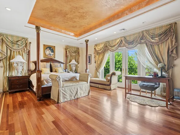 1-06 Samos Lane image 17 of 28