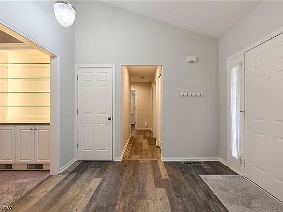 5th image of 4856 Tree Line Cir NW