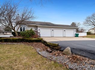 1564 Gleasman Rd, Rockford, IL 61103