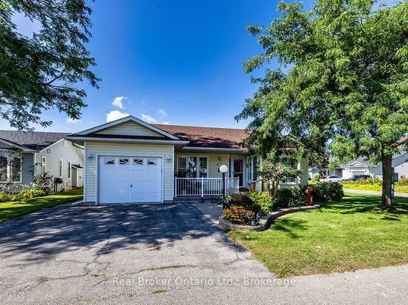 4 Birch Tree Ln, Clarington, ON L1B 1P2