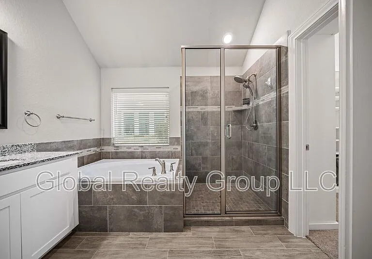 11518 Hollering Pass — Photo 23